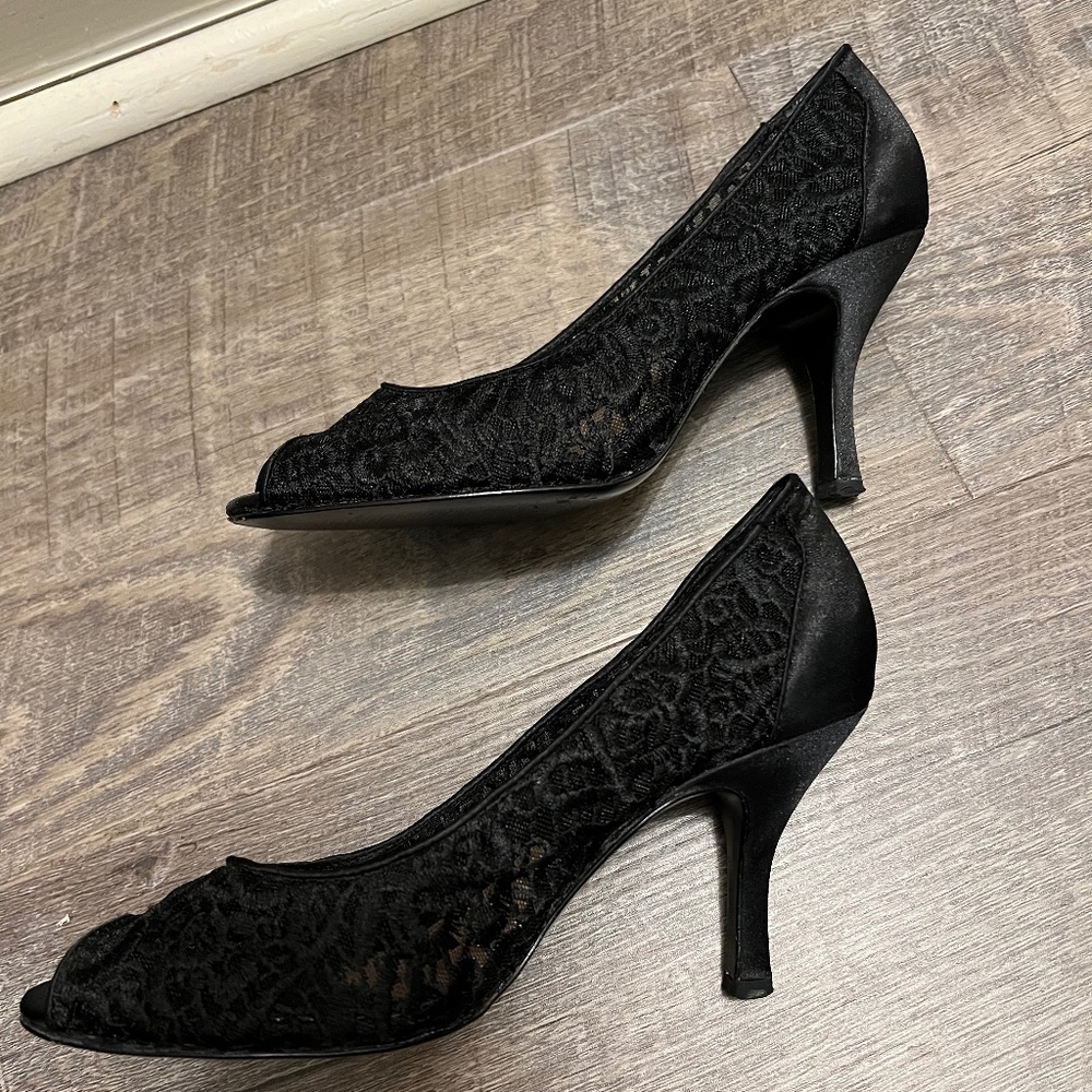 Liz Claiborne Flex Women’s Lunar Dressy Shoes - Size 6